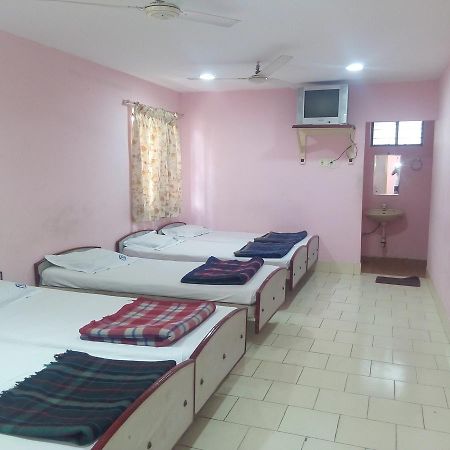 Hotel Yercaud International Екстер'єр фото