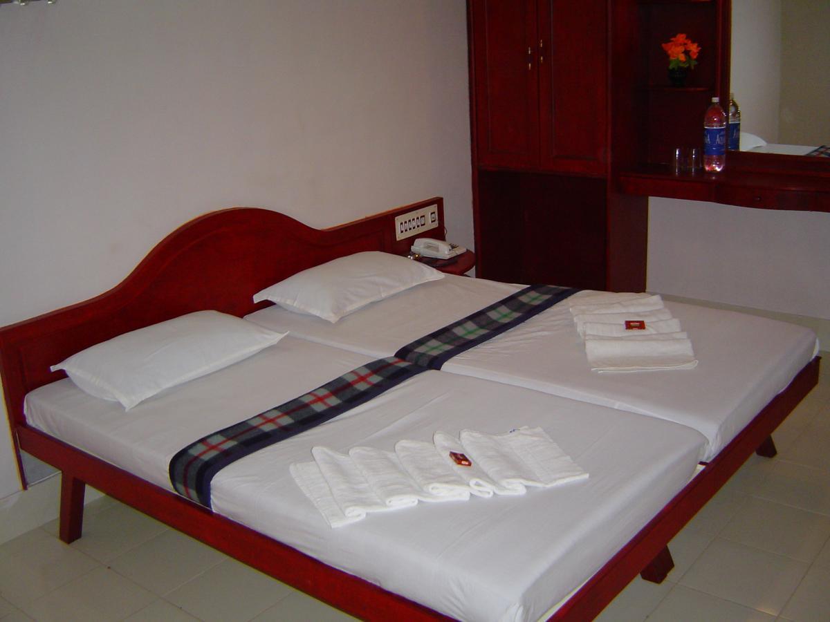 Hotel Yercaud International Екстер'єр фото